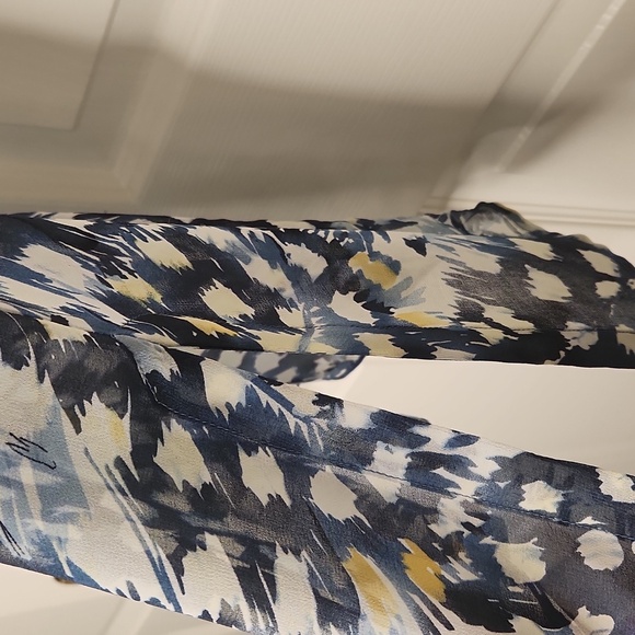 Cabi Women's Blue/White DappledDot Floral Semi Sheer Sleeveless TunicTop Size XS - Picture 9 of 12